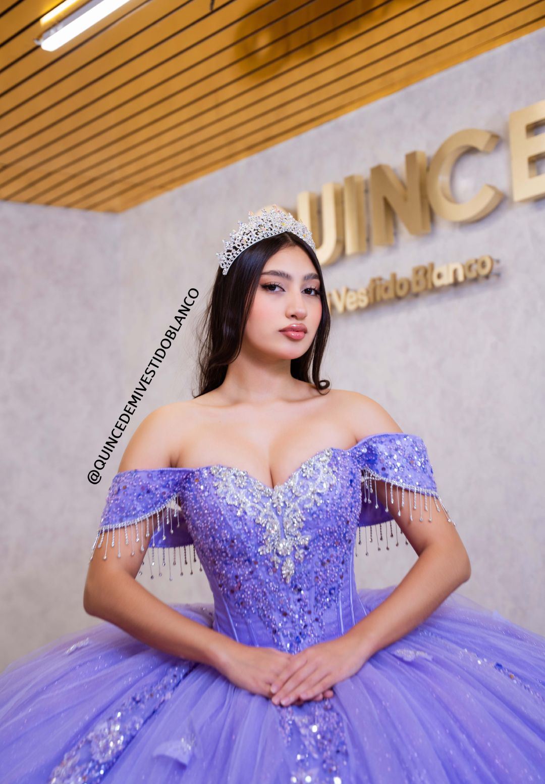 Vestido de Quinceañera Lila con Hombros Descubiertos y Tul 💜
