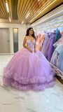 Vestidos de XV lila con mariposas