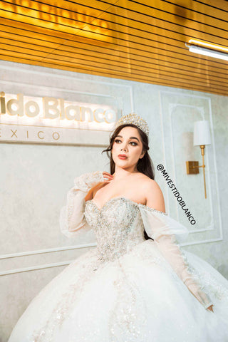 Mi Vestido Blanco - Vestido de Novia con escote corazón con pedrería y mangas desmontables