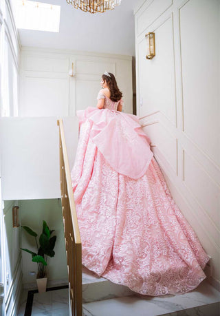 Mi Vestido Blanco - Vestido de Quinceañera Rosa Baby con Falda súper esponjada y Cauda Larga