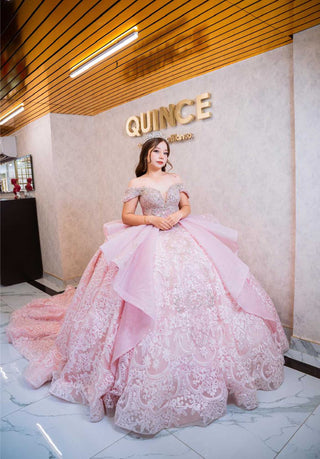 Mi Vestido Blanco - Vestido de Quinceañera Rosa Baby con Falda súper esponjada y Cauda Larga