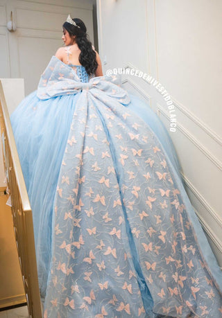Mi Vestido Blanco - Vestido de Quinceañera con Mariposas 3D y Moño de 5 metros