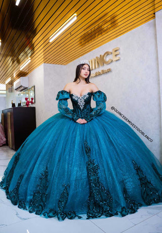 Mi Vestido Blanco - Vestido de Quince Años con falda ultra Esponjada, Encaje con Brillo y Moño posterior