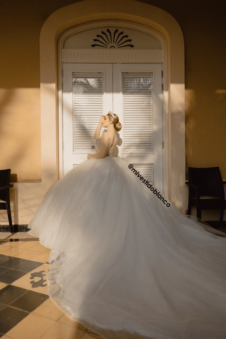 Vestidos corte princesa con tirantes