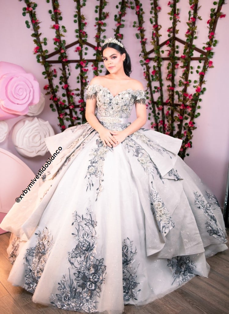 Vestidos de xv con plata