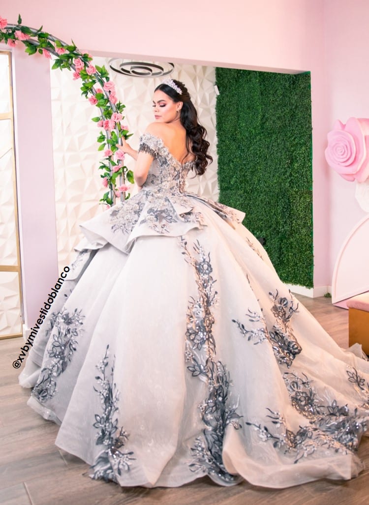 Vestidos de xv con plata