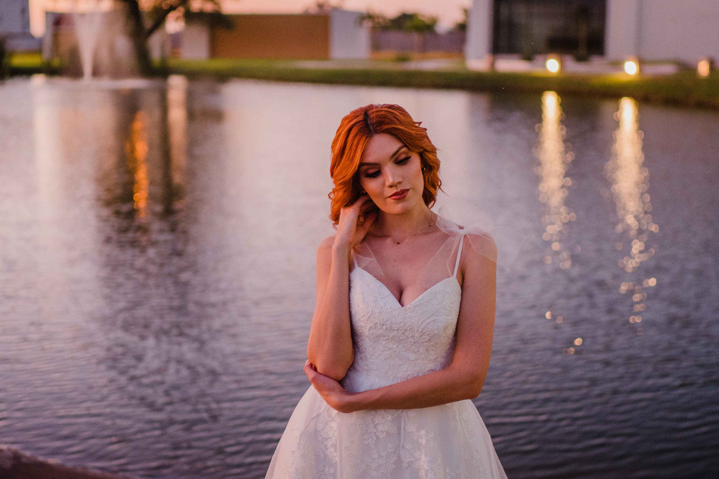 Elegantes vestidos de boda civil escote corazón