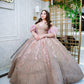 Vestido de quinceañera rose gold con encaje bordado, pedrería y cauda desmontable