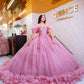 Vestido de quinceañera rosa viejo con corset bordado, mangas caídas y cauda larga
