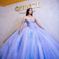 Vestido de quinceañera lila con azul y guantes bordados