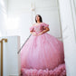 Vestido de quinceañera rosa viejo con corset bordado, mangas caídas y cauda larga