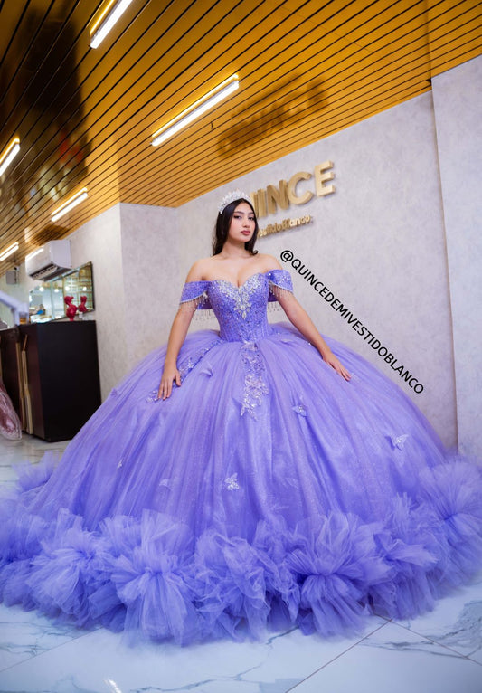 Vestido de Quinceañera Lila con Hombros Descubiertos y Tul 💜