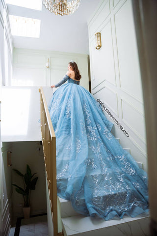 Mi Vestido Blanco - Vestido de Quinceañera Azul Plumbago con Destellos Plata y Cauda Desmontable